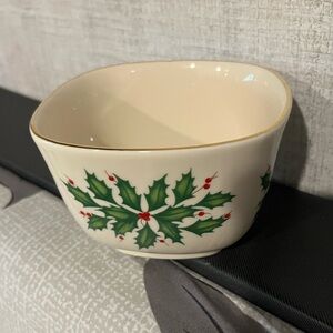 Lenox Holiday Nut Bowl